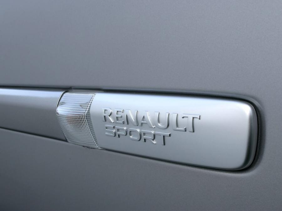  Renault Clio R.S. 2.0 16V 2006 года  (фото 34 из 125)